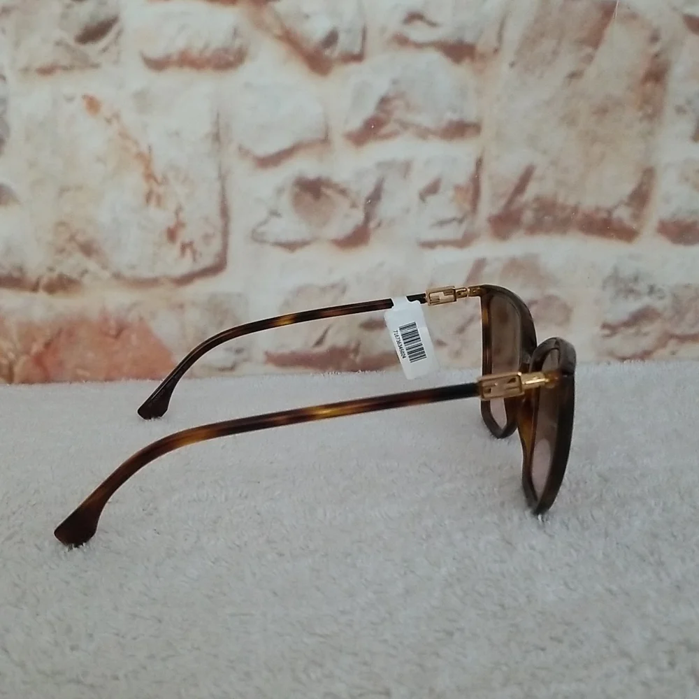 New Fendi Injection Plastic Cat-Eye Sunglasses - Picture 7 of 16